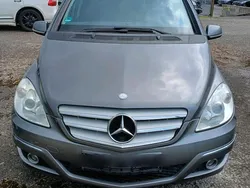 Grau Gebraucht 2008 Mercedes B200 Van / Kleinbus | 1.750 € (Guter Preis)