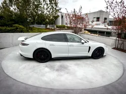 Weiß Gebraucht 2021 Porsche Panamera GTS Limousine | 77.500 €