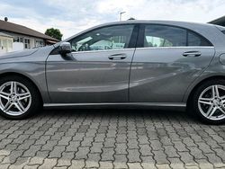 Grau Gebraucht 2013 Mercedes 190 Limousine | 9.900 €