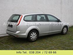 Silber Gebraucht 2008 Ford Focus Ambiente Kombi | 1.500 € (Fairer Preis)