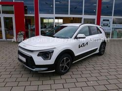 Schneeweiß Gebraucht 2024 Kia Niro Spirit SUV | 33.890 € (Etwas zu teuer)