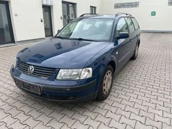 Blau Gebraucht 1998 VW Passat Comfortline Kombi | 599 € (Superpreis)