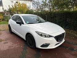 Weiß Gebraucht 2015 Mazda 3 Prime-Line Limousine | 9.400 € (Fairer Preis)