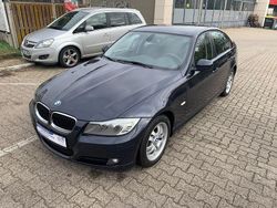 Blau Gebraucht 2010 BMW 320 Comfort Edition Limousine | 6.450 € (Fairer Preis)