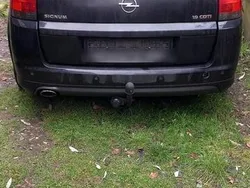 Schwarz Gebraucht 2006 Opel Signum Kombi | 2.000 € (Etwas zu teuer)