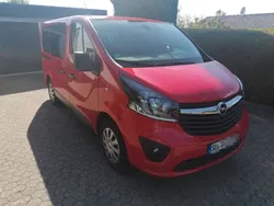 Rot Gebraucht 2015 Opel Vivaro Van | 10.900 € (Fairer Preis)