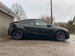 Schwarz Gebraucht 2022 Tesla Model Y Performance SUV | 38.250 € (Fairer Preis)