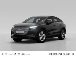 Schwarz (mythosschwarz metallic) Gebraucht 2024 Audi Q4 Sportback e-tron Basis SUV | 42.381 € (Superpreis)