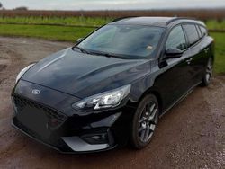 Schwarz Gebraucht 2020 Ford Focus ST Kombi | 20.400 € (Fairer Preis)