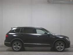 Deep black perleffekt (metallic) Gebraucht 2020 VW Tiguan Allspace Comfortline SUV | 24.880 € (Fairer Preis)
