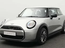 Grau Gebraucht 2024 Mini Cooper Classic Kleinwagen | 24.113 € (Guter Preis)
