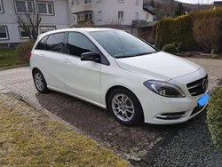 Weiß Gebraucht 2013 Mercedes B180 Night Van / Kleinbus | 12.500 € (Etwas zu teuer)