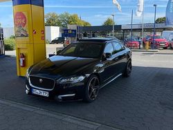 Schwarz Gebraucht 2017 Jaguar XF R-Sport Coupé | 16.000 € (Fairer Preis)