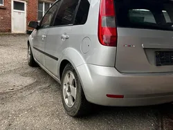 Grau Gebraucht 2005 Ford Fiesta Kleinwagen | 600 € (Guter Preis)