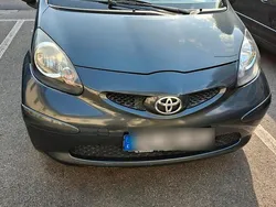 Grau Gebraucht 2007 Toyota Aygo Kleinwagen | 1.500 € (Fairer Preis)