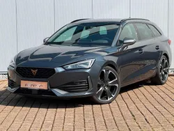Magnetic tech grey Gebraucht 2024 Cupra Leon VZ Kombi | 33.810 € (Superpreis)