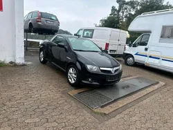 Schwarz Gebraucht 2004 Opel Tigra Cabrio | 2.000 € (Teuer)