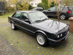 Schwarz Gebraucht 1987 BMW 325 Shadowline Limousine | 15.000 €