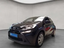 Mysticschwarz mica metallic Gebraucht 2023 Toyota Aygo X-play Kleinwagen | 14.950 € (Guter Preis)