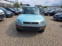 Grün Gebraucht 1995 Toyota RAV4 SUV | 1.399 €