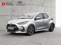 Silber Gebraucht 2024 Toyota Yaris Hybrid Team Limousine | 21.680 € (Guter Preis)