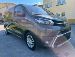 Grau Gebraucht 2022 Toyota Proace Verso Kombi | 21.999 € (Fairer Preis)