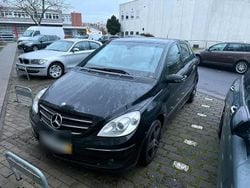 Schwarz Gebraucht 2008 Mercedes B180 Elegance Van / Kleinbus | 1.250 €