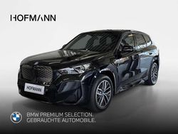 Saphirschwarz metallic Gebraucht 2024 BMW iX1 M Sport SUV | 45.902 € (Guter Preis)