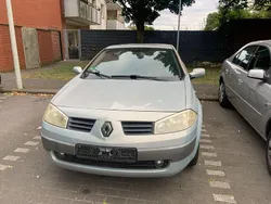 Silber Gebraucht 2004 Renault Mégane Cabriolet Authentique Cabrio | 1.699 € (Fairer Preis)