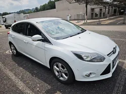 Weiß Gebraucht 2014 Ford Focus Titanium Limousine | 4.350 € (Fairer Preis)