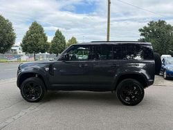 Grau Gebraucht 2021 Land Rover Defender SE SUV | 60.990 € (Teuer)