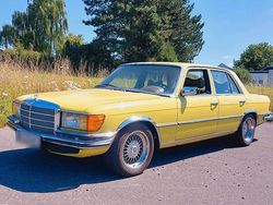 Gelb Gebraucht 1977 Mercedes E280 Limousine | 12.900 €