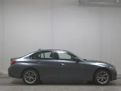 Grau Gebraucht 2019 BMW 330 Sport Line Limousine | 20.490 € (Guter Preis)