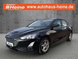 Obsidianschwarz metallic Gebraucht 2020 Ford Focus Limousine | 10.790 € (Fairer Preis)