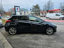 Schwarz Gebraucht 2016 Hyundai i30 Passion Limousine | 10.300 € (Fairer Preis)