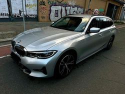 Silber Gebraucht 2020 BMW 320 Sport Line Kombi | 19.900 € (Fairer Preis)
