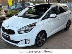 Weiß Gebraucht 2015 Kia Carens Van / Kleinbus | 7.980 € (Fairer Preis)