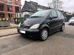 Schwarz Gebraucht 2002 Mercedes A140 Classic Kleinwagen | 650 €