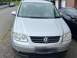 Silber Gebraucht 2005 VW Touran Van / Kleinbus | 2.150 € (Fairer Preis)