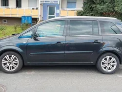 Schwarz Gebraucht 2012 Opel Zafira Family Van / Kleinbus | 4.800 € (Guter Preis)