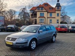 Grau Gebraucht 2001 VW Passat Kombi | 1.550 € (Guter Preis)