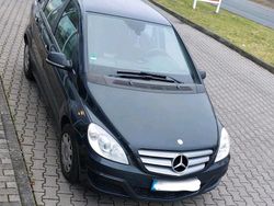 Schwarz Gebraucht 2009 Mercedes B180 Van / Kleinbus | 2.800 € (Fairer Preis)
