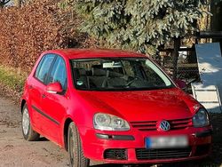 Rot Gebraucht 2004 VW Golf V Kleinwagen | 1.000 € (Guter Preis)