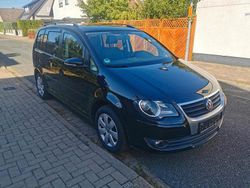 Schwarz Gebraucht 2010 VW Touran Van / Kleinbus | 4.500 € (Etwas zu teuer)