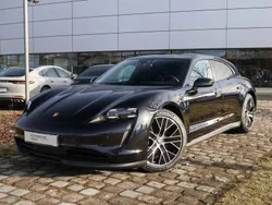 Tiefschwarzmetallic Gebraucht 2022 Porsche Taycan Sport Turismo Limousine | 66.990 € (Fairer Preis)