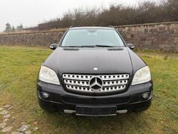 Schwarz Gebraucht 2007 Mercedes ML320 SUV | 4.100 € (Superpreis)