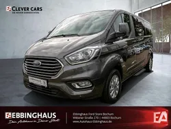 Grau Gebraucht 2018 Ford Tourneo Custom Trend Van / Kleinbus | 33.891 €