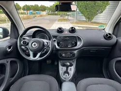 Schwarz Gebraucht 2018 Smart ForTwo Coupé Basis Kleinwagen | 13.999 € (Fairer Preis)