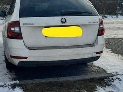 Weiß Gebraucht 2018 Skoda Octavia Clever Kombi | 9.600 € (Guter Preis)