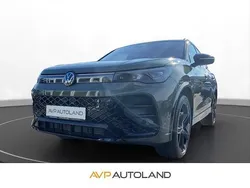 Grün Gebraucht 2024 VW Tiguan R-line SUV | 48.310 € (Superpreis)
